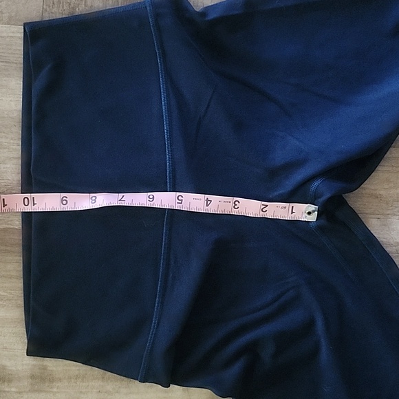 Lululemon navy blue leggings - Picture 9 of 9